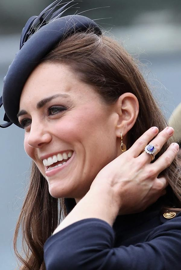 Anillo "Diana" Zafiro Étoile™